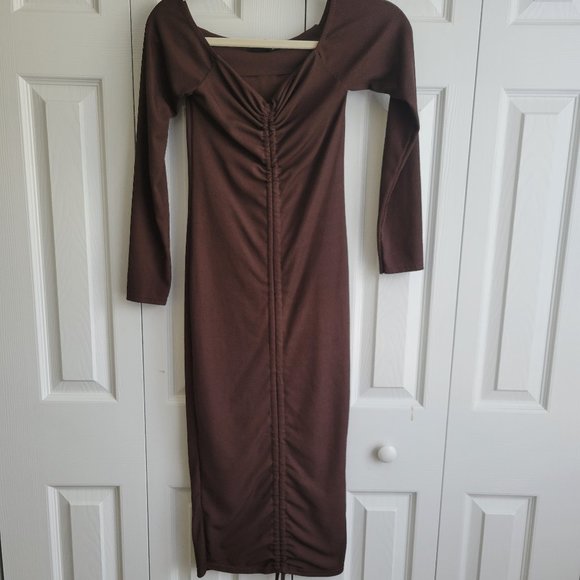 Pretty Little Thing Brown front cinch up midi dress - Picture 3 of 8